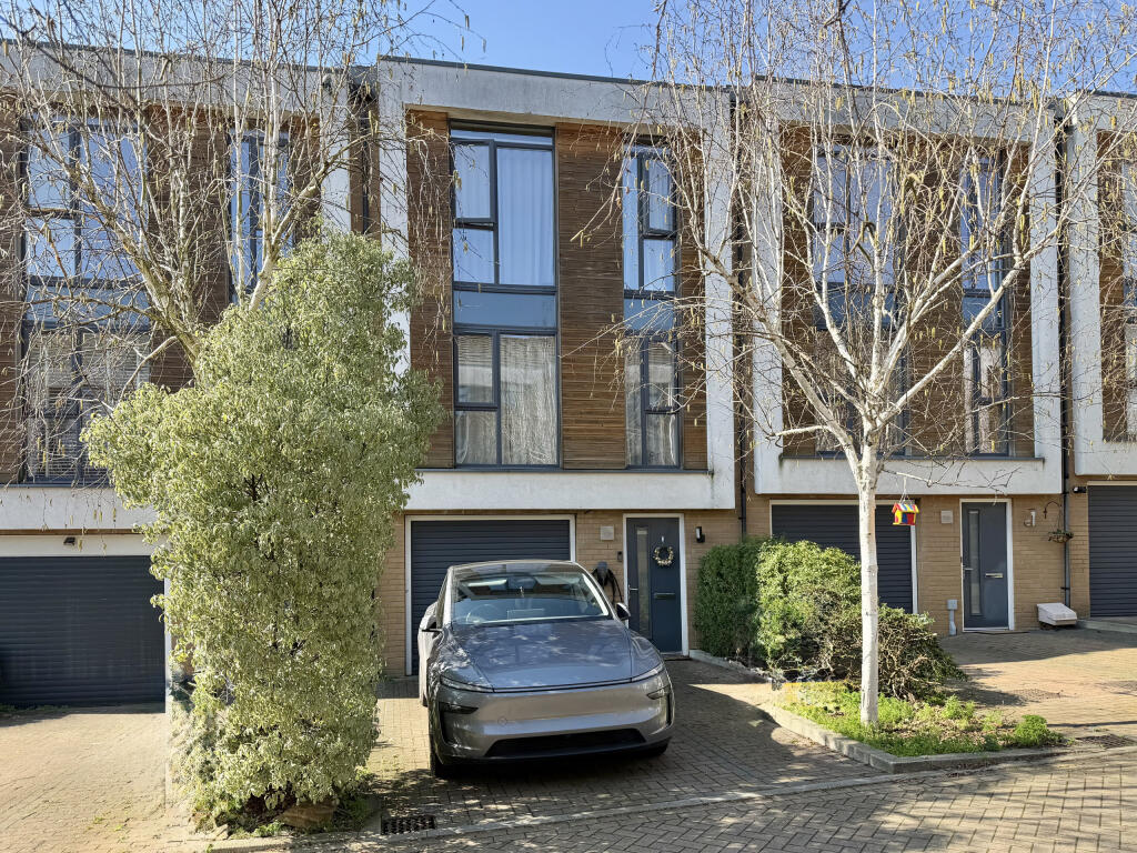 4-bed terraced on Firepool View, Taunton, £350,000