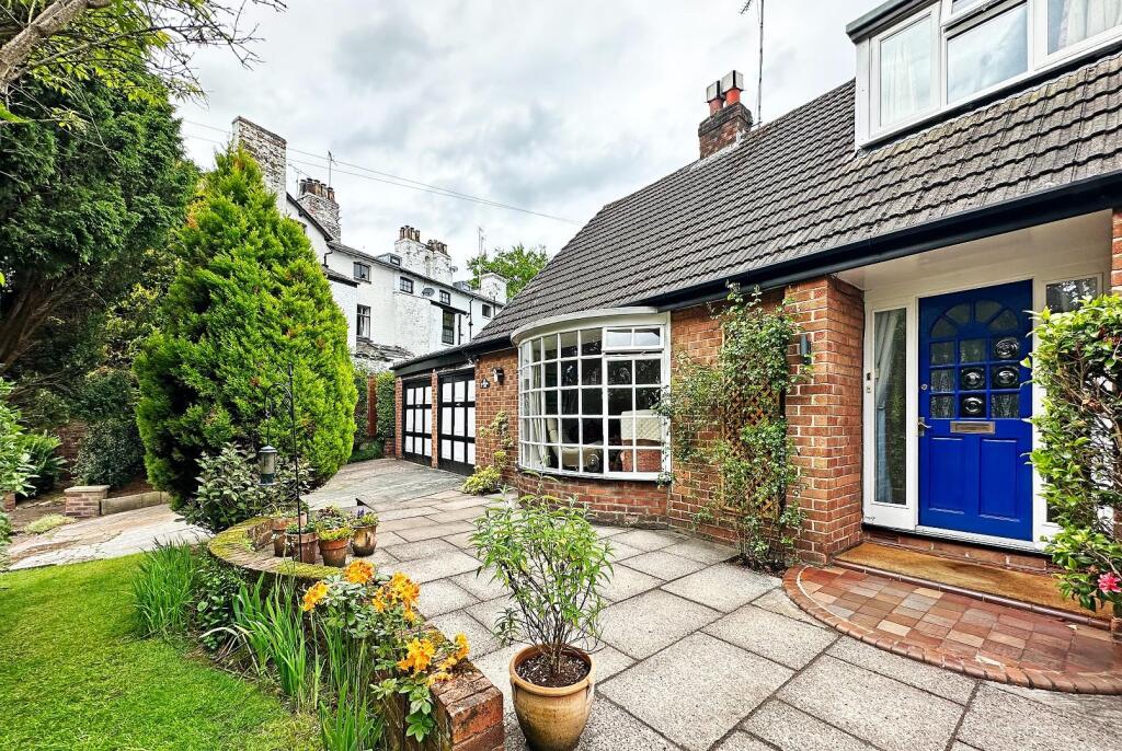 Brereton Close, Bowdon, Altrincham photo 4