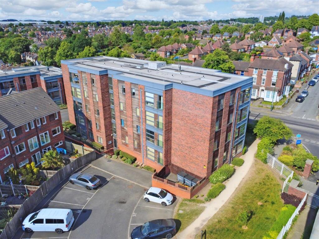 Main image of property: Binding Close, Nottingham