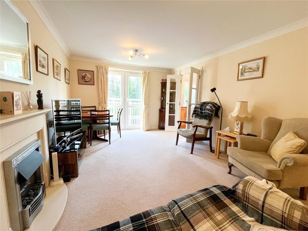 Warburton Court, High Street, Uppermill, Saddleworth, OL3 photo 3