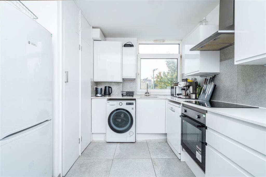 Apartment in London - View 3