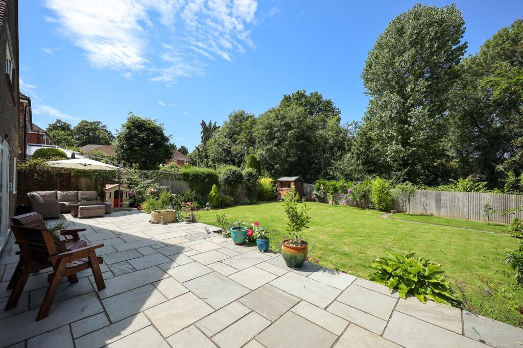 Ferndale Road, Burgess Hill, RH15 photo 2