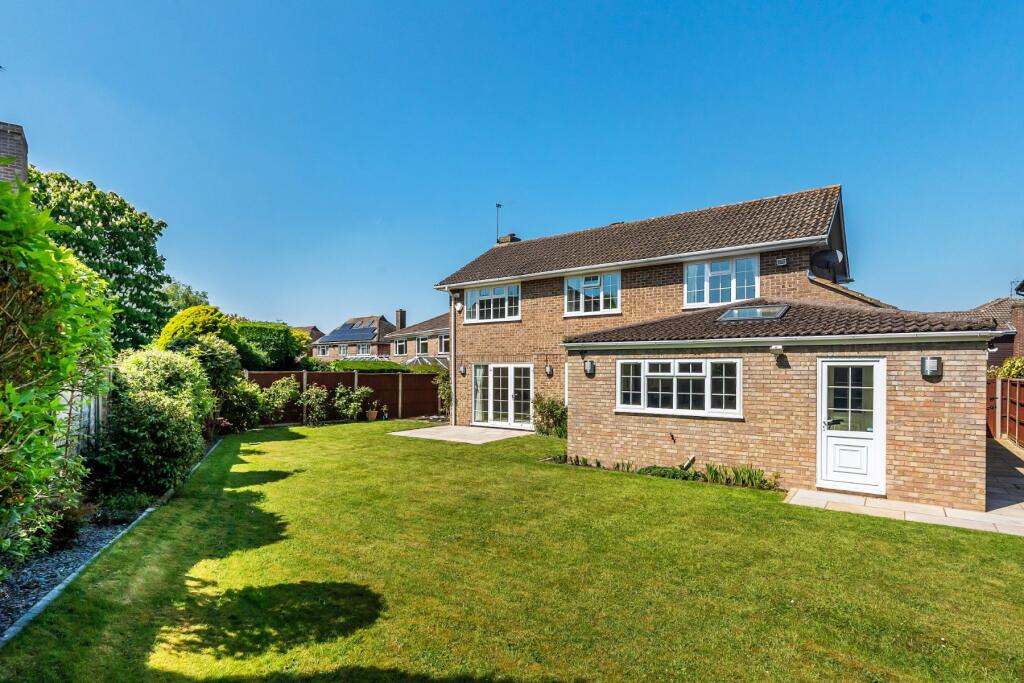Kestrel Close, Guildford, Surrey, GU4 photo 3