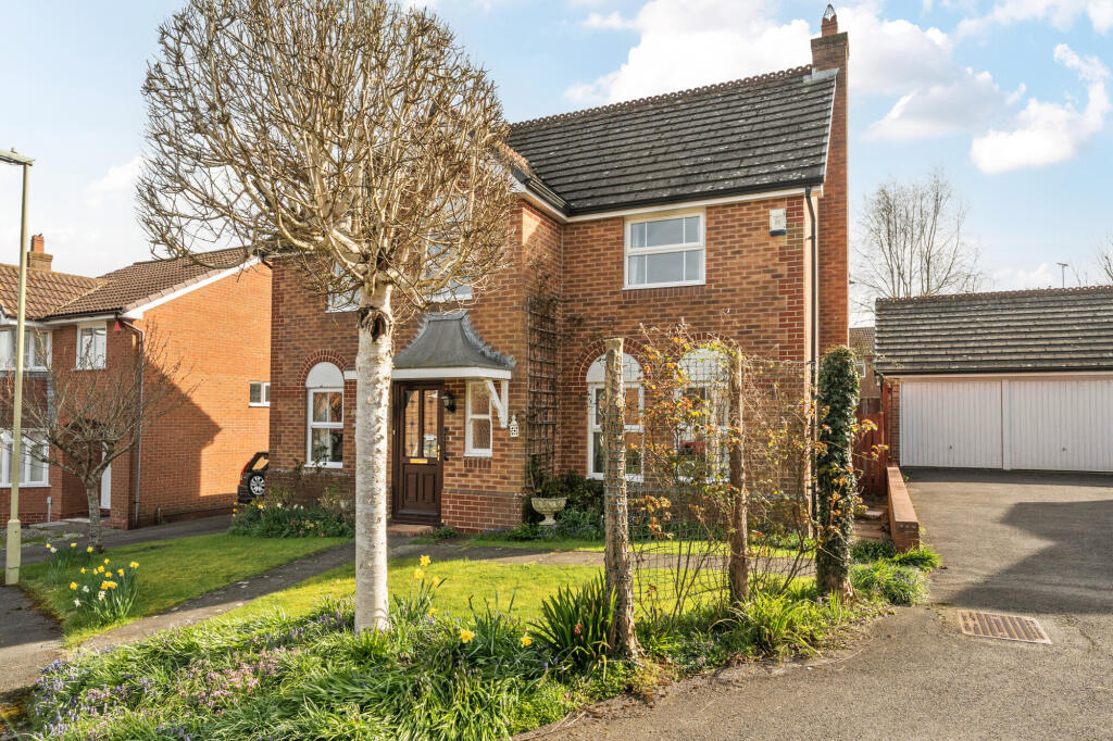 Main image of property: Fontwell Drive, Alton, GU34