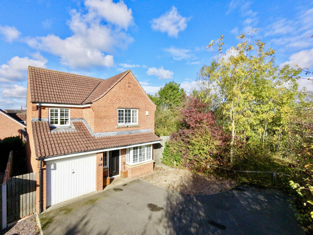 4-bed detached on Umpire Close, Wakefield, West Yorkshire, £400,000