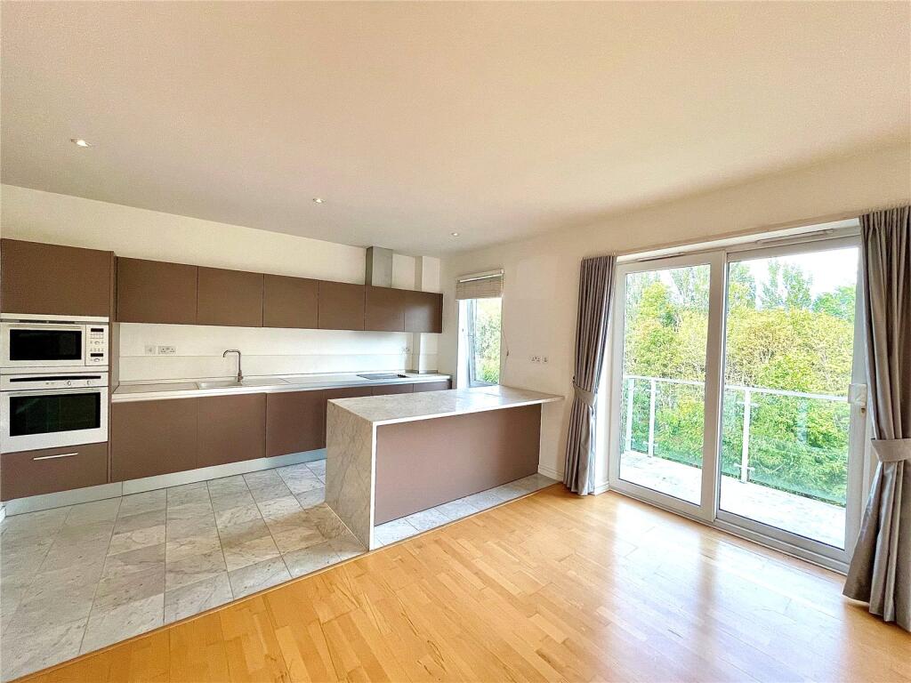 Apartment in Richmond, Kew - View 4
