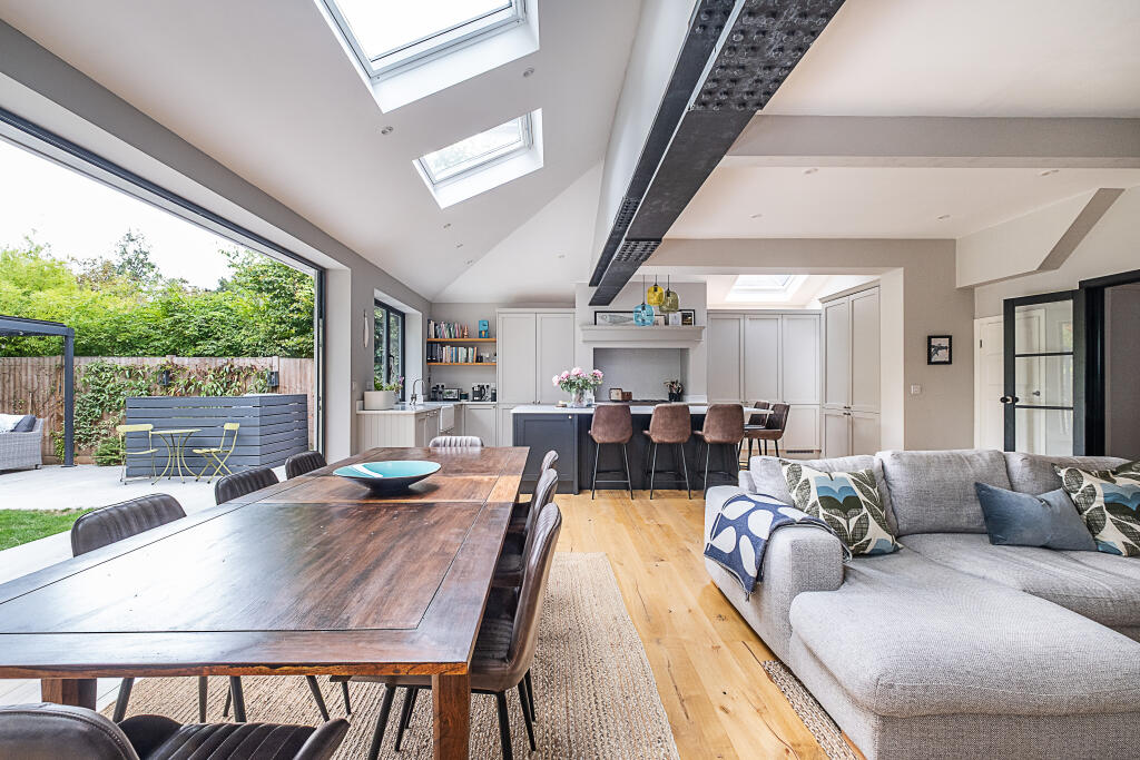 House in London, Berrylands - View 5