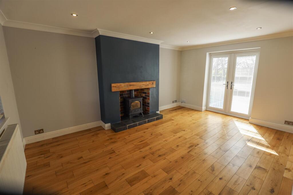 House in Cowbridge, Llanblethian - View 2