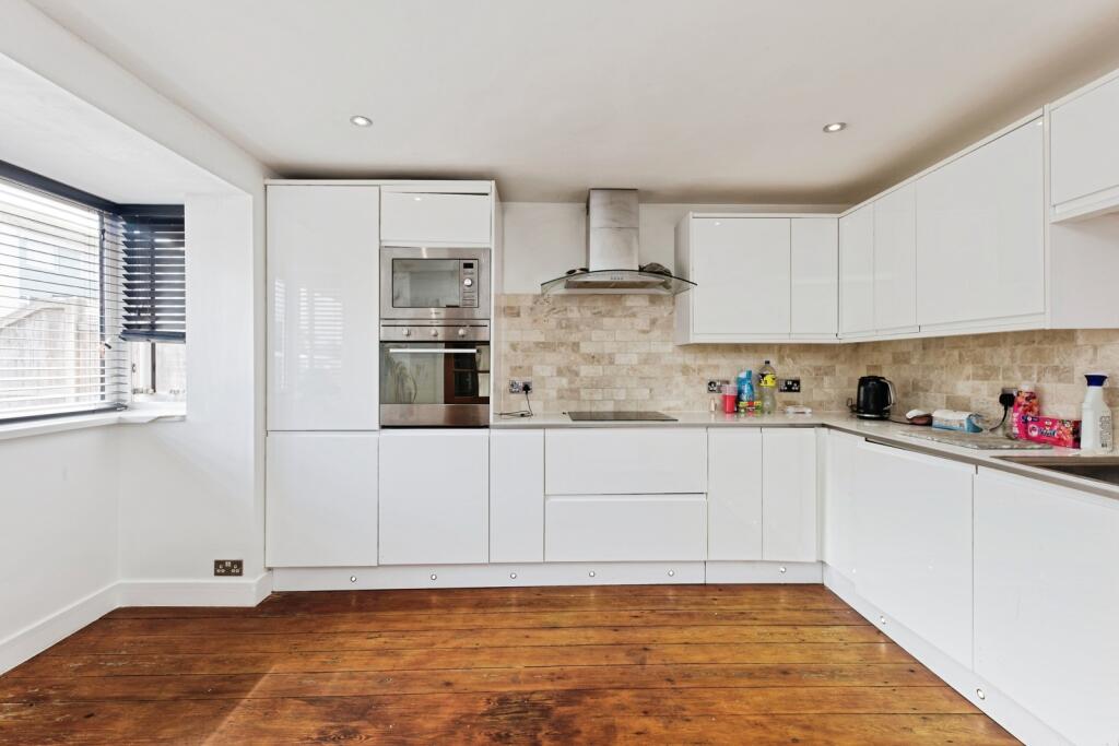 House in Canterbury - View 4