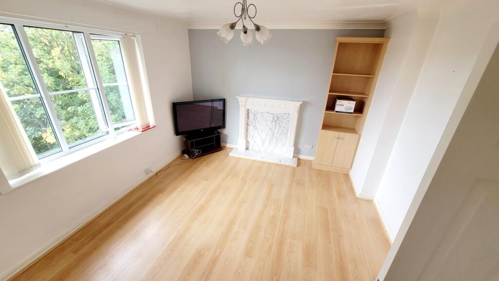 Apartment in Salford, Greater Manchester - View 2