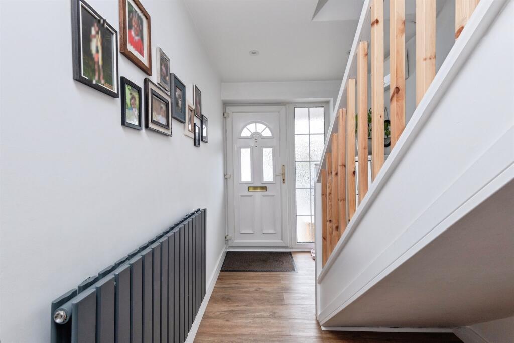 House in Aylesbury, Buckinghamshire - More