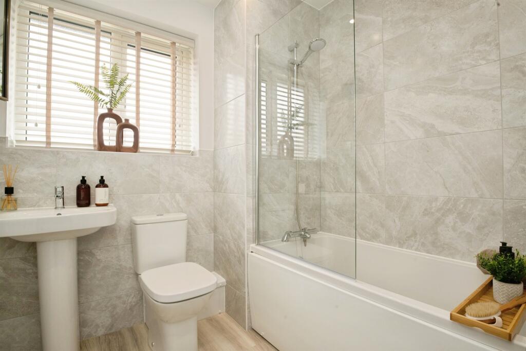 House in Cardiff, Trowbridge - View 5