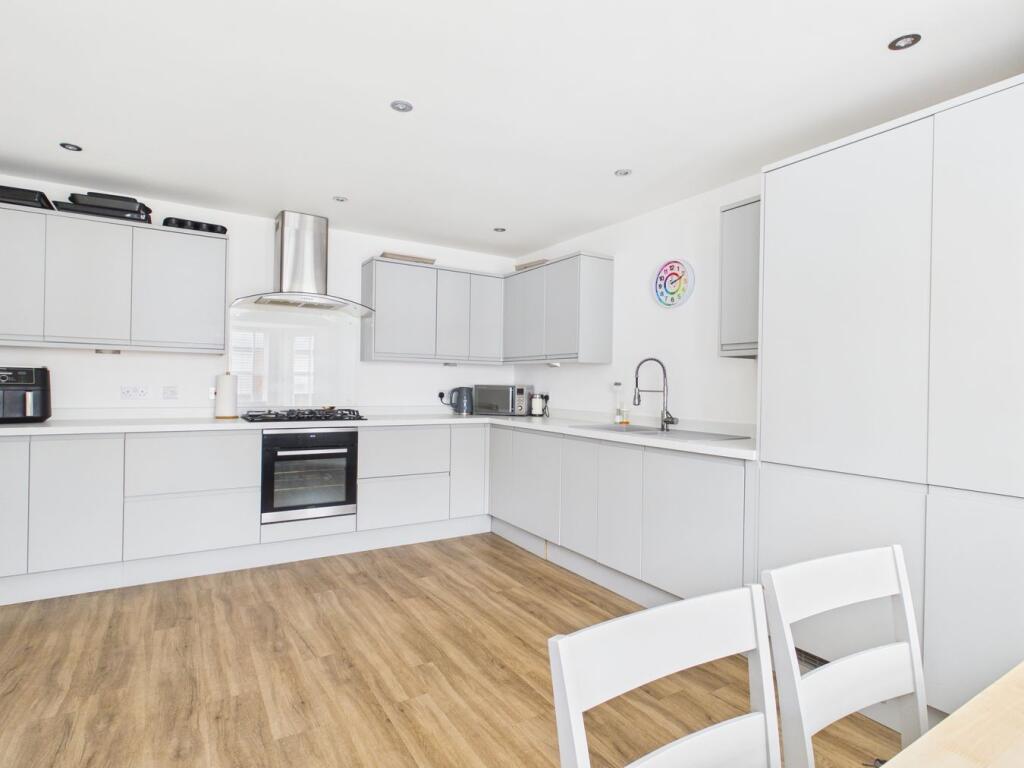 Hollyhurst Court, Riddings, DE55 photo 4