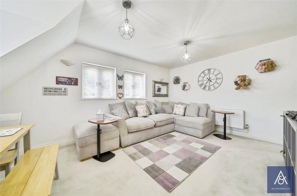 Apartment in Northampton - View 3