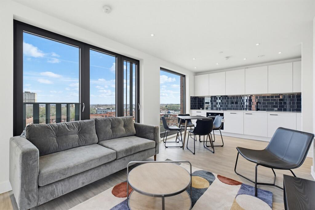 Main image of property: Cardigan Wharf, Birmingham, B4