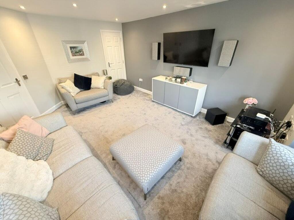 House in Dunfermline, Masterton - View 3