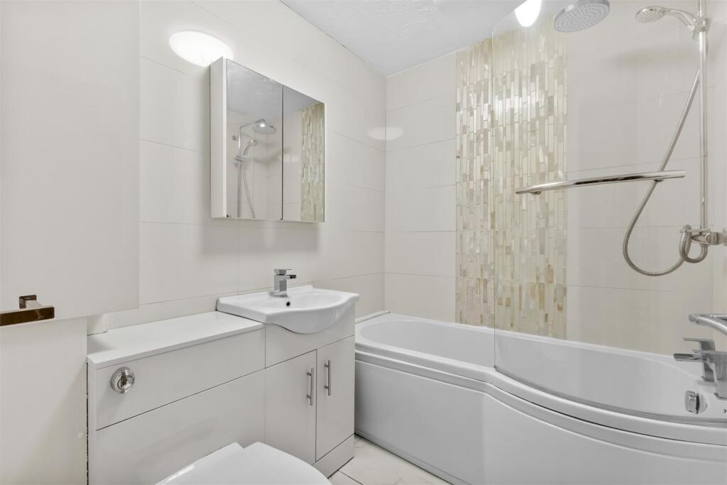 Sovereign Court, High Wycombe photo 4