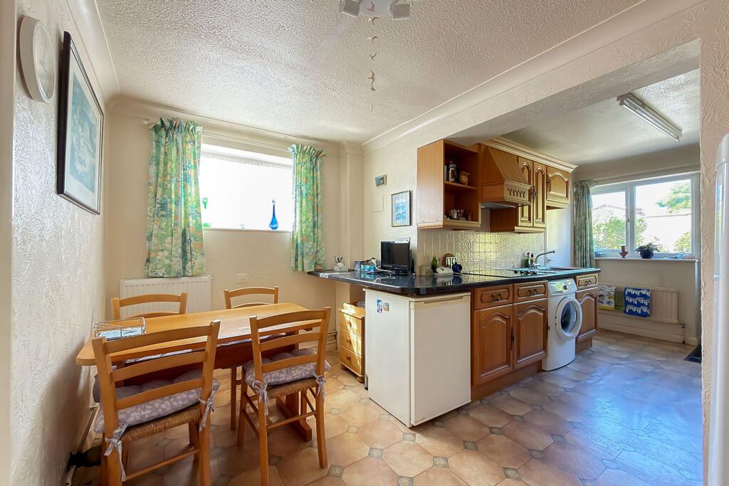 Mallon Dene, Rustington, BN16 photo 4