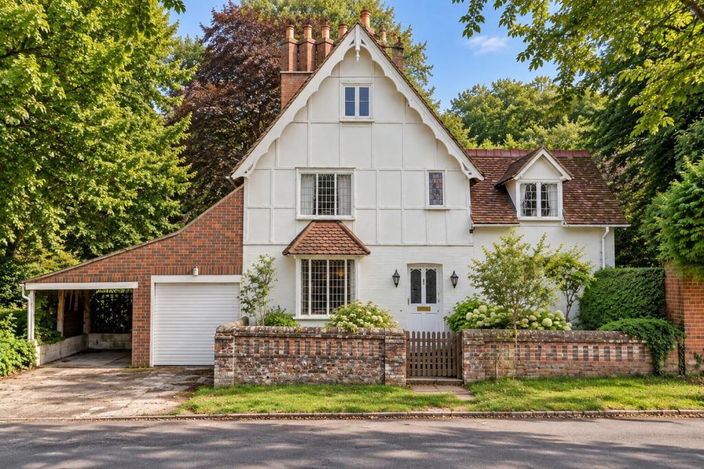Main image of property: Whiteleaf, Princes Risborough, Buckinghamshire, HP27