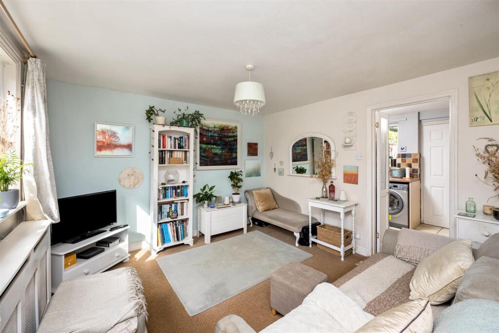 House in Haywards Heath, Bolney - View 3