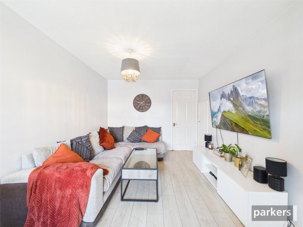 Lysander Close, Woodley, Reading, Berkshire, RG5 photo 3
