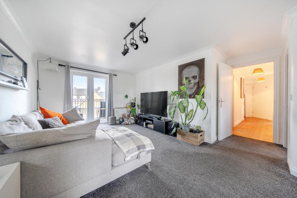 Harvester Court, 3 Poppy Terrace, Carterton, Oxfordshire, OX18 photo 2