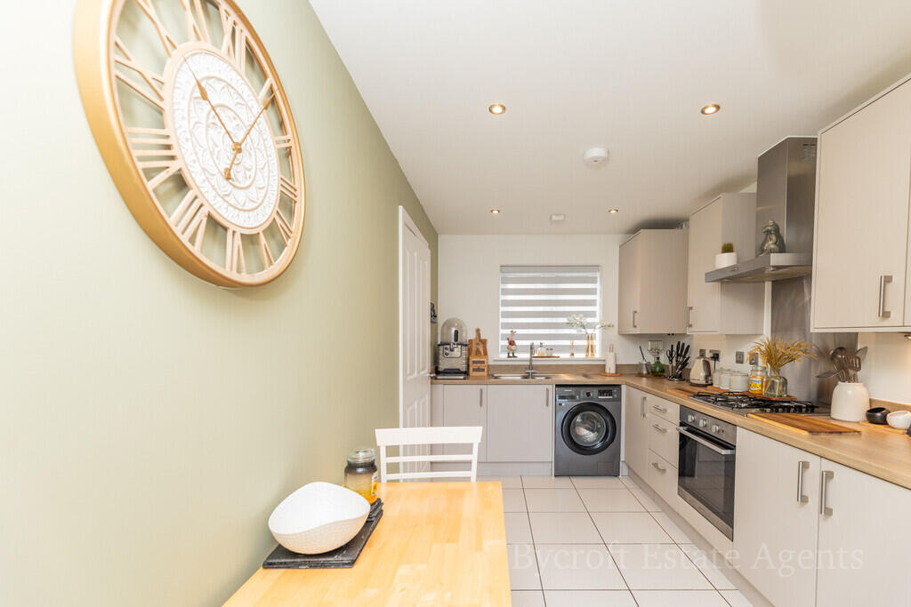 House in Great Yarmouth, Bradwell - More