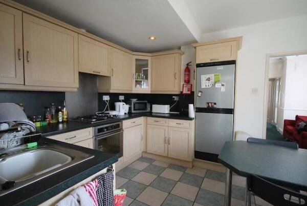 Main image of property: Elmsthorpe Avenue - 4 Bed Ex Bills, Lenton, East Midlands, NG7
