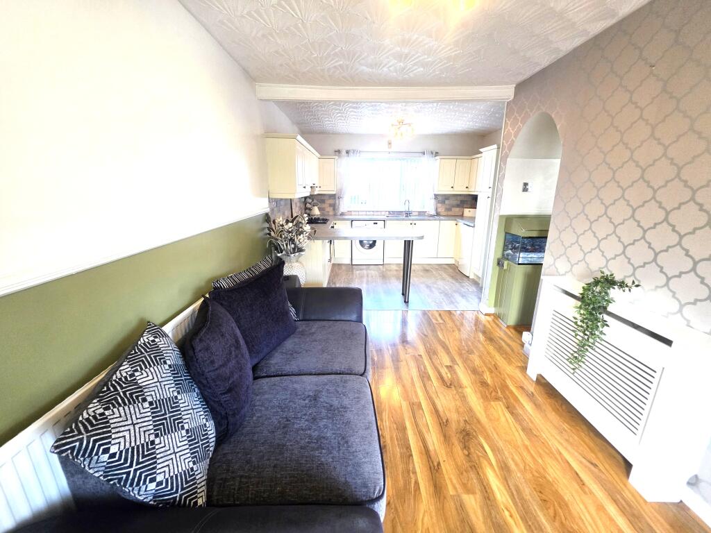 House in Newport - View 5