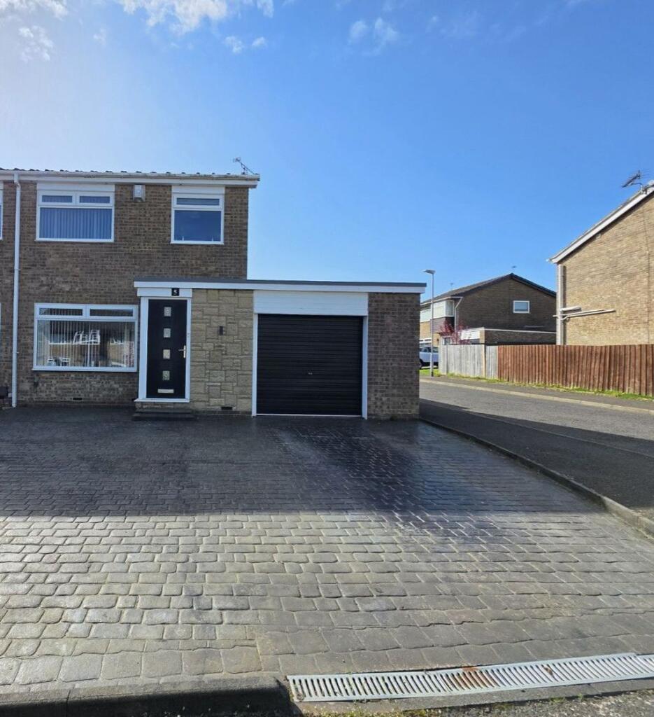 3-bed semi-detached on Kingswood Road, Cramlington, £245,000