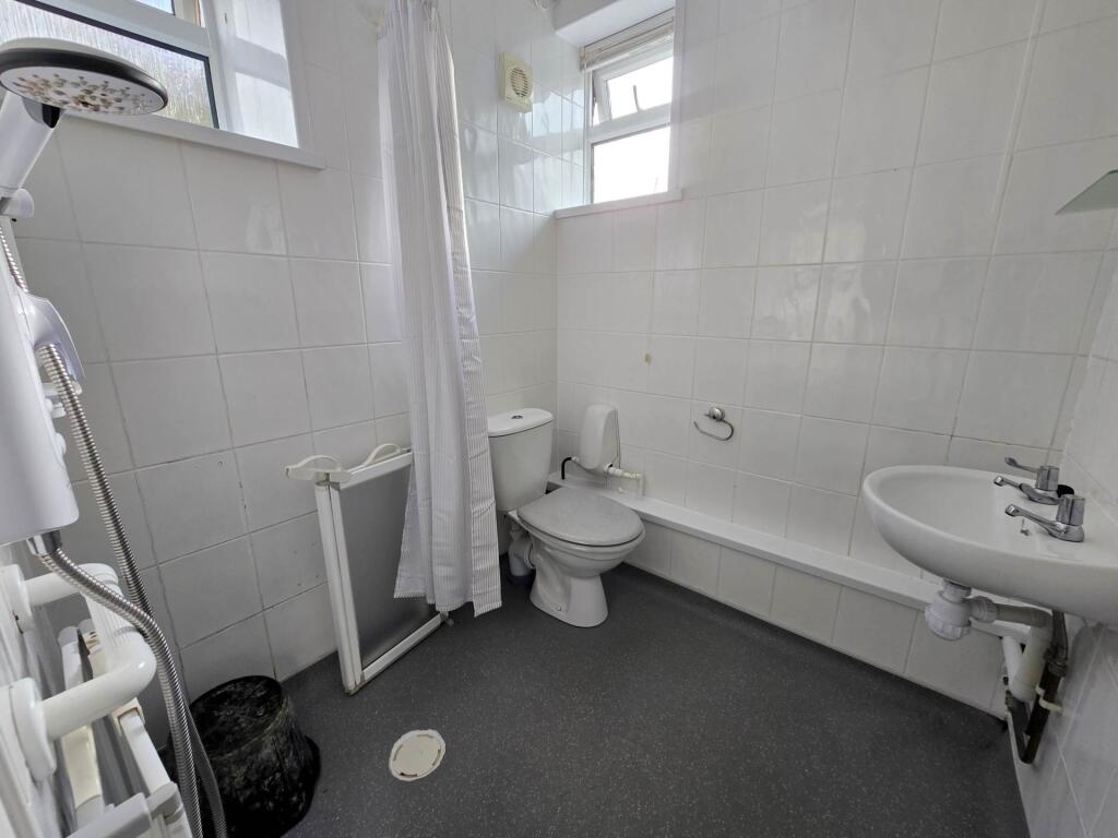 79, Abbotsham Road, Bideford photo 4