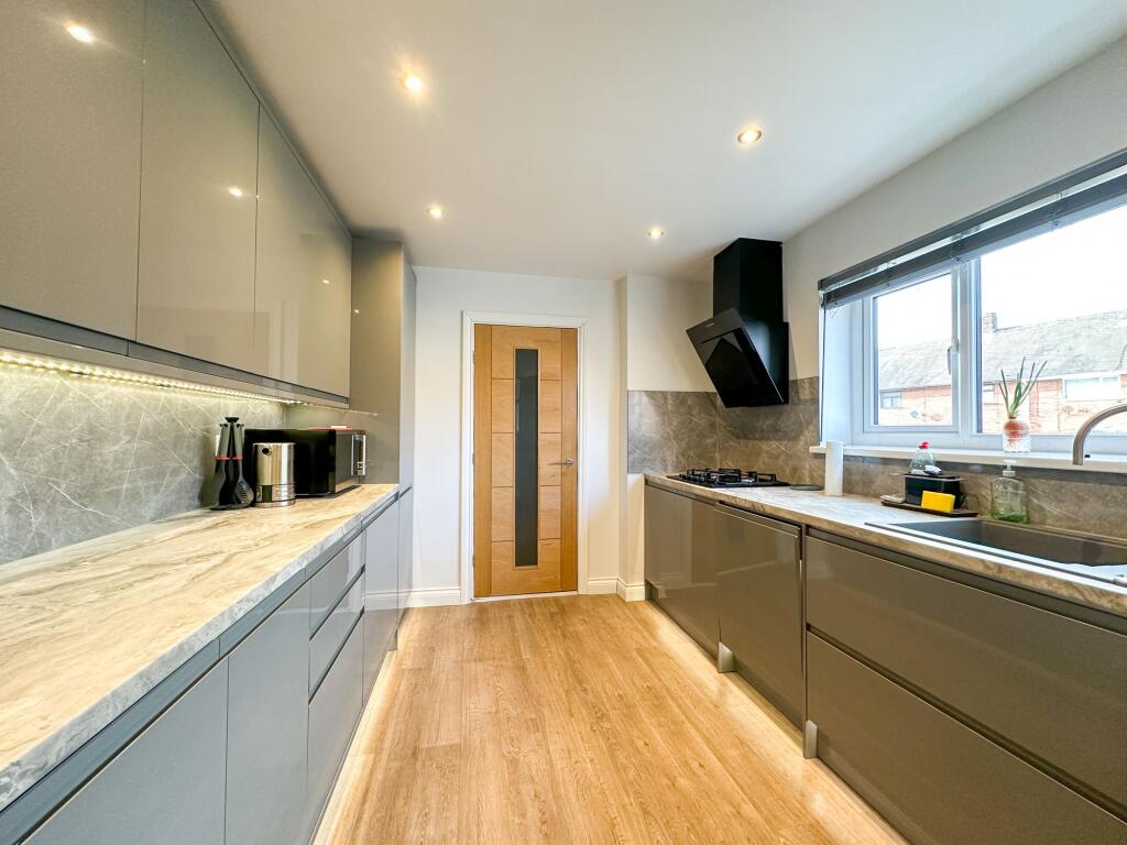 House in Wirral, Liverpool City Region - View 3