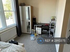 4 bedroom semi-detached house for rent