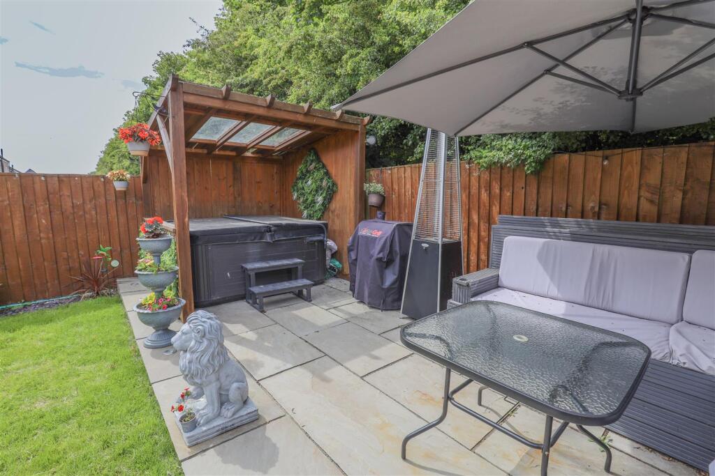 House in Cardiff, Llantwit Major - More