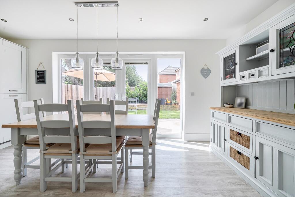 Falcon Road, Warminster photo 5