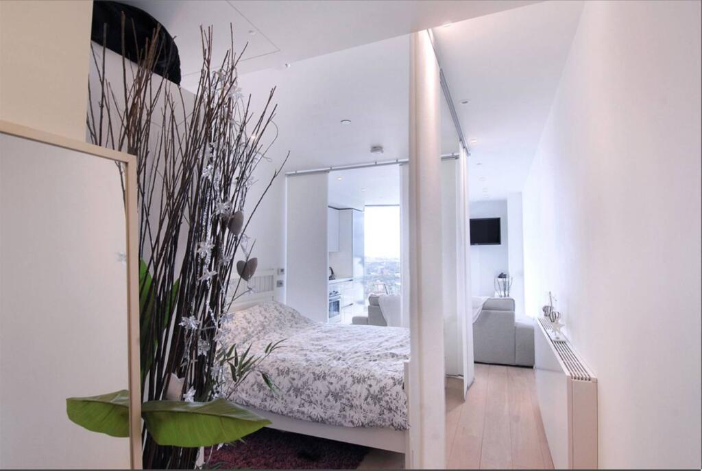 Studio flat for rent