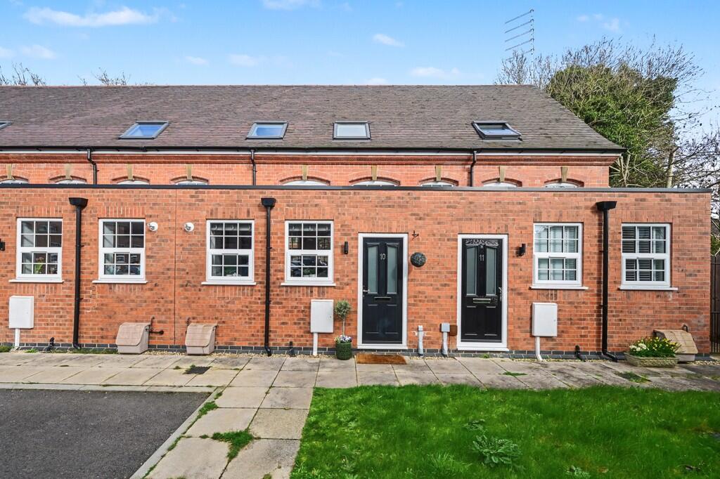 2-bed terraced on Eastlands Mews, Rugby, £224,950