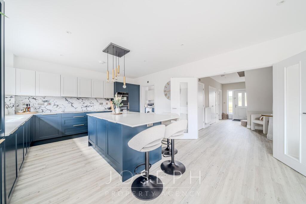 House in Babergh, East Bergholt - More