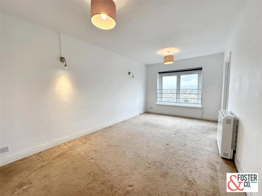 Apartment in Hove, Brunswick - View 2