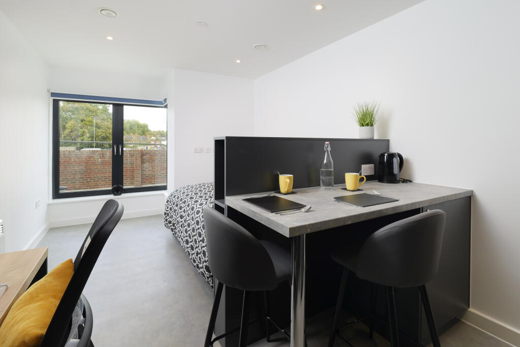 Apartment in Canterbury, Kent - View 2