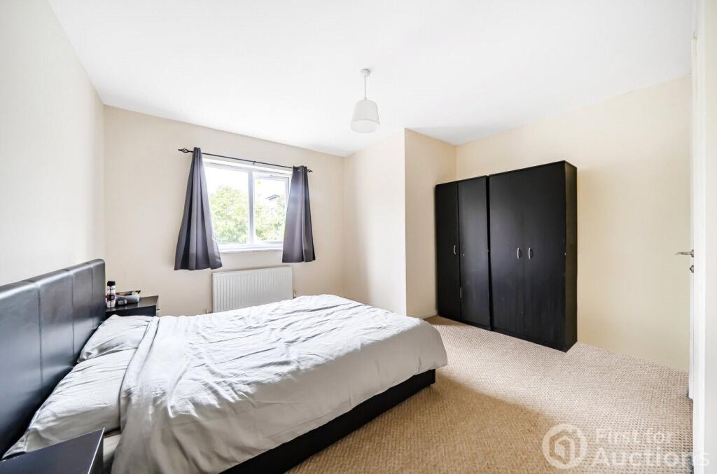 Apartment in Stoke-on-Trent - View 5
