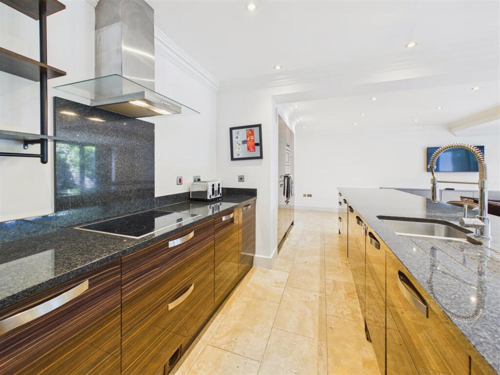 House in Anlaby - View 5