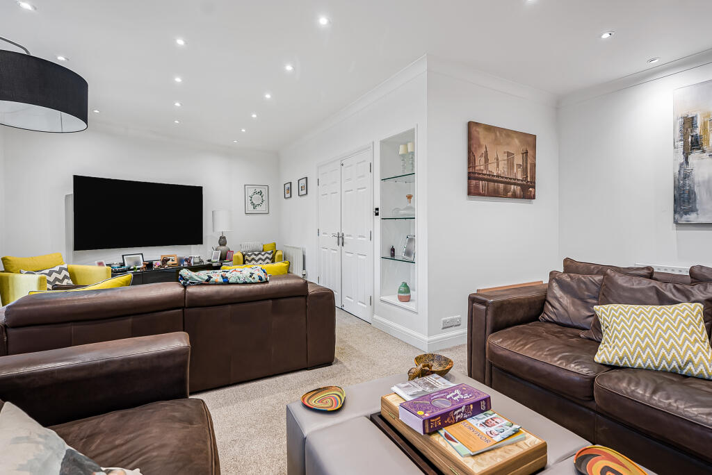 Additional image 21 of Boyes Crescent, London Colney, AL2