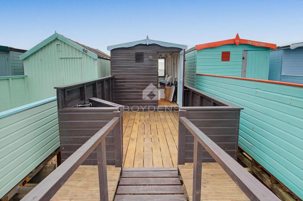Main image of property: THE WALINGS, FRINTON-ON-SEA