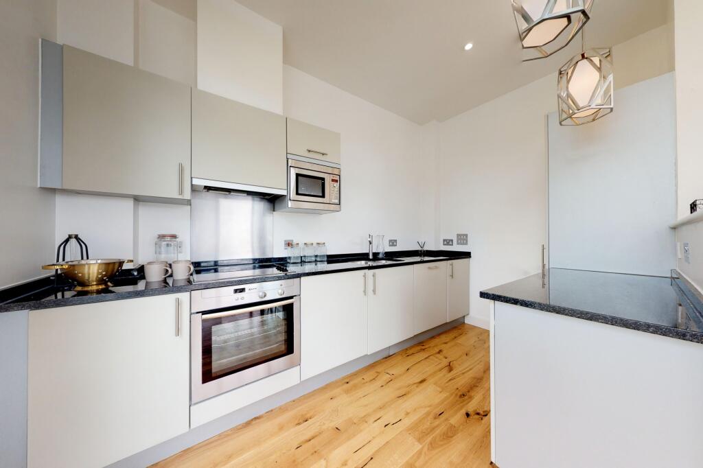 Apartment in London - View 5