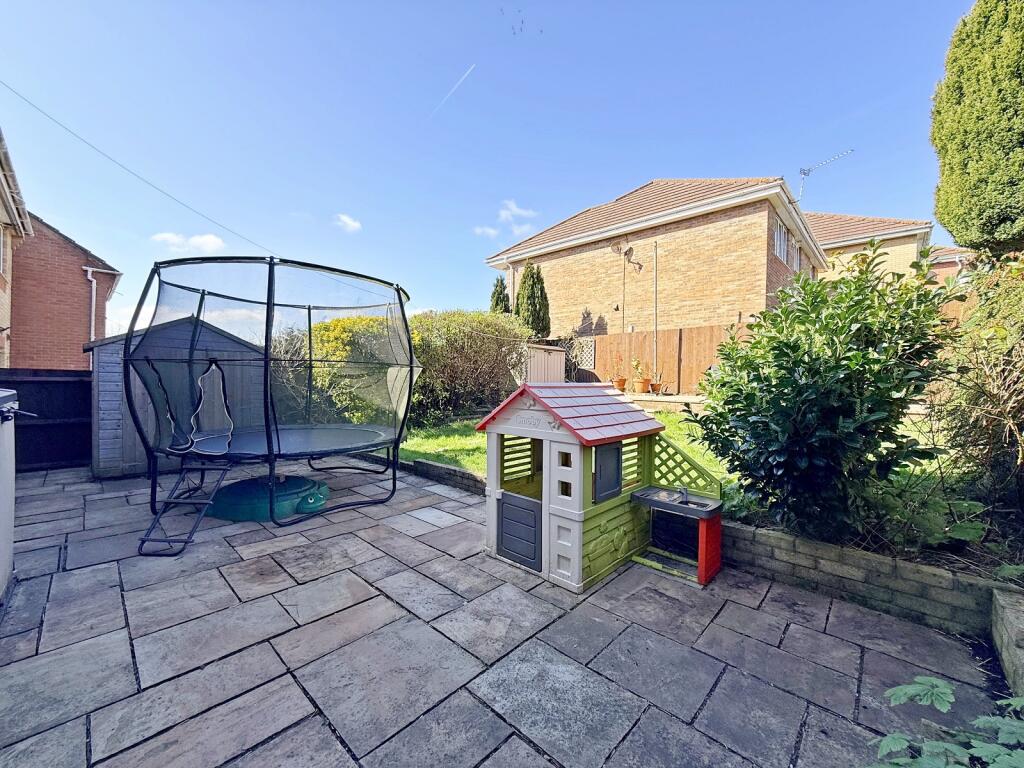 House in Rhondda Cynon Taff. CF72 8SQ, Pont-y-Clun - View 3