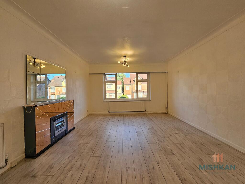 Apartment in Salford, Greater Manchester - View 2