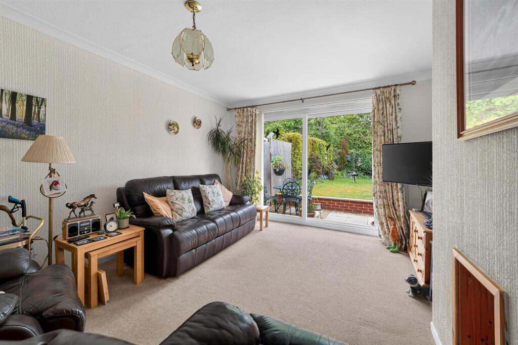 House in Luton - View 5