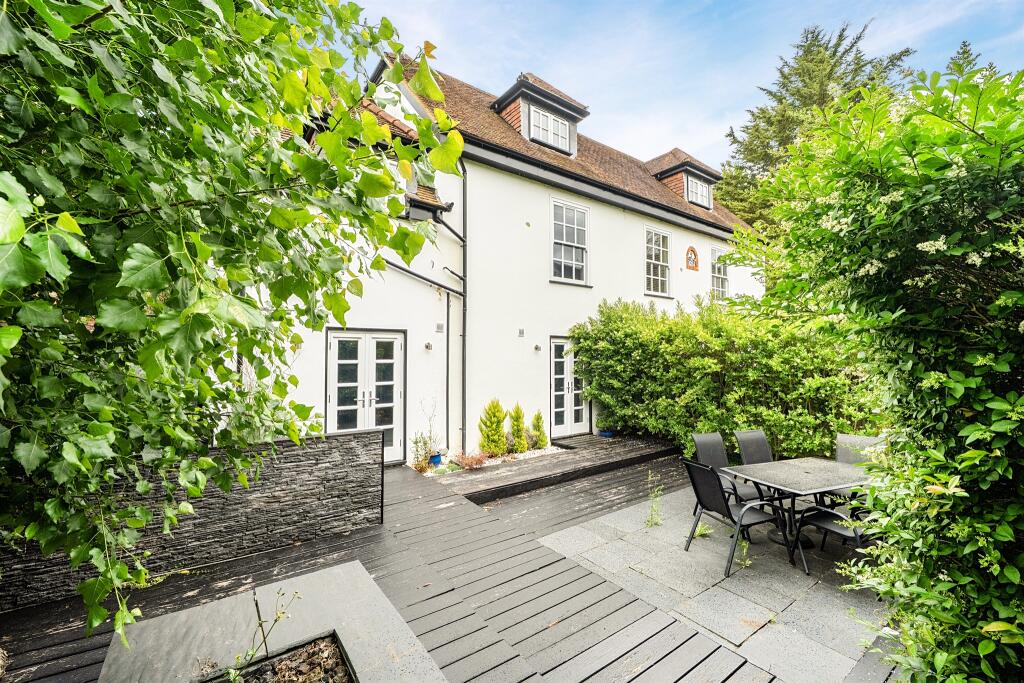 Main image of property: Boulters Lock Island, Maidenhead