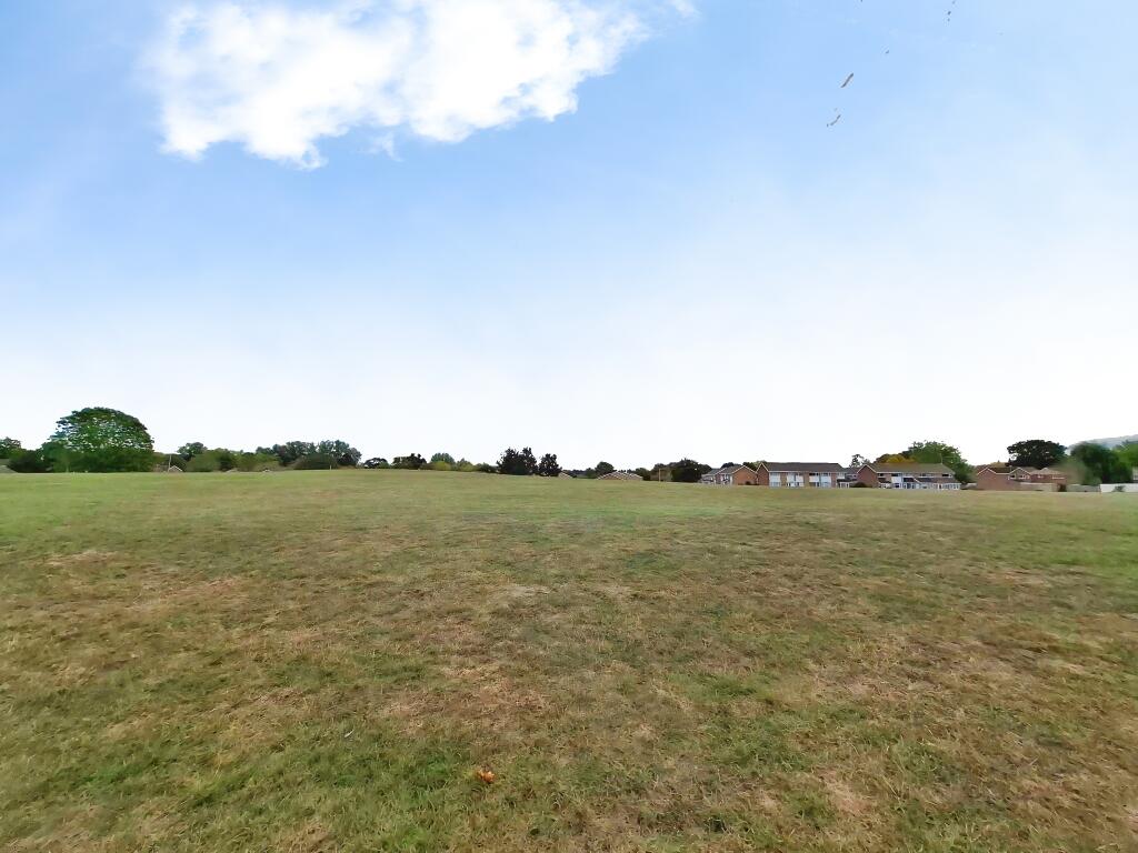 Foxbridge, Swindon, Wiltshire photo 2